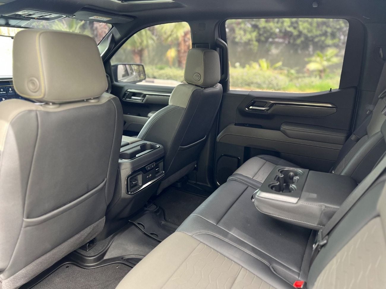 Chevrolet Silverado 1500 CREW CAB ZR2 2023 Chevrolet Silverado ZR2 | 6.2L V8 | GCC Specs | Accident-Free
