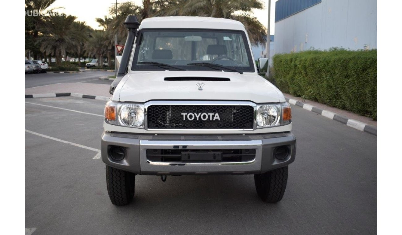 Toyota Land Cruiser 78 HARDTOP 4.5L V8 DIESEL 9 SEATER