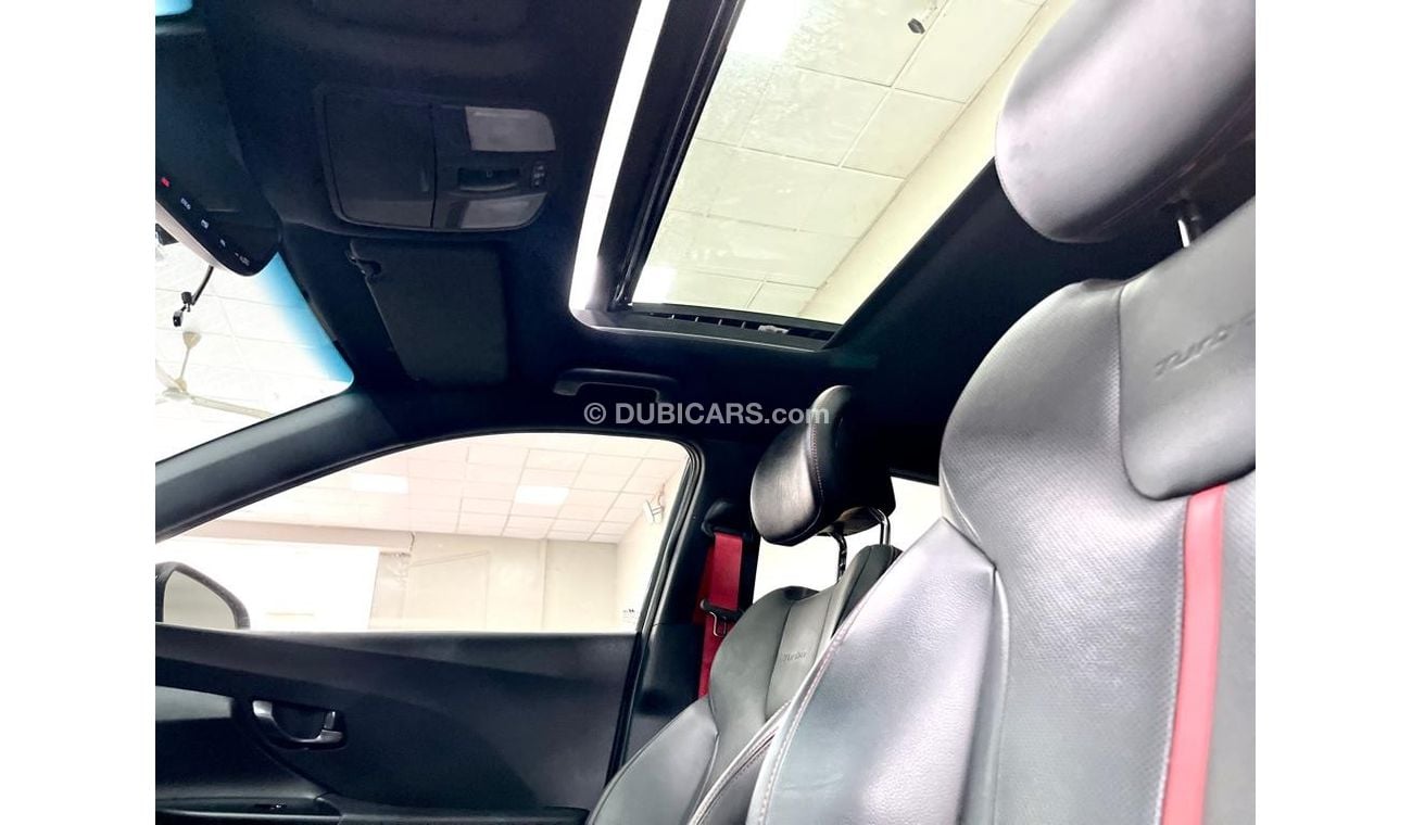 Hyundai Veloster Hyundai Veloster turbo s 2018 Perfect conditions original body paint
