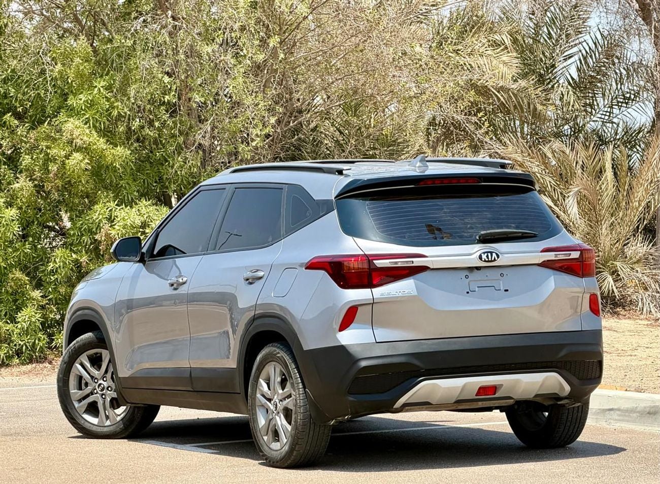 كيا سيلتوس LX 740-Monthly l GCC l Sunroof, Full Option I Accident Free
