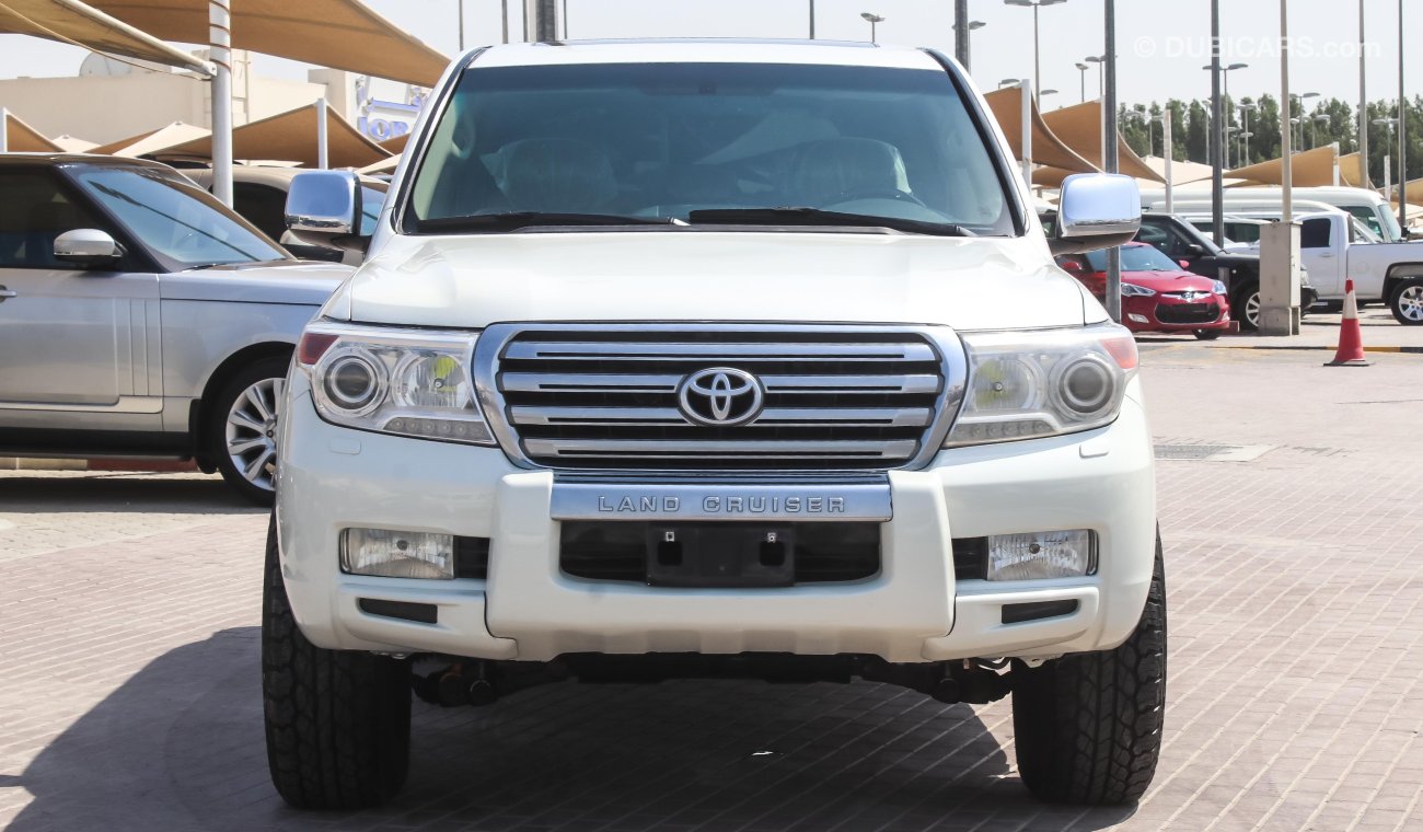 Toyota Land Cruiser GXR V8 With 2014 body kit