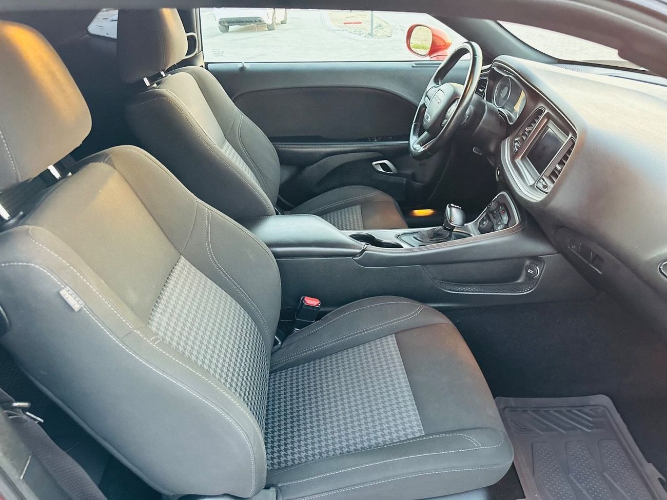 Dodge Challenger SXT Plus 3.6L