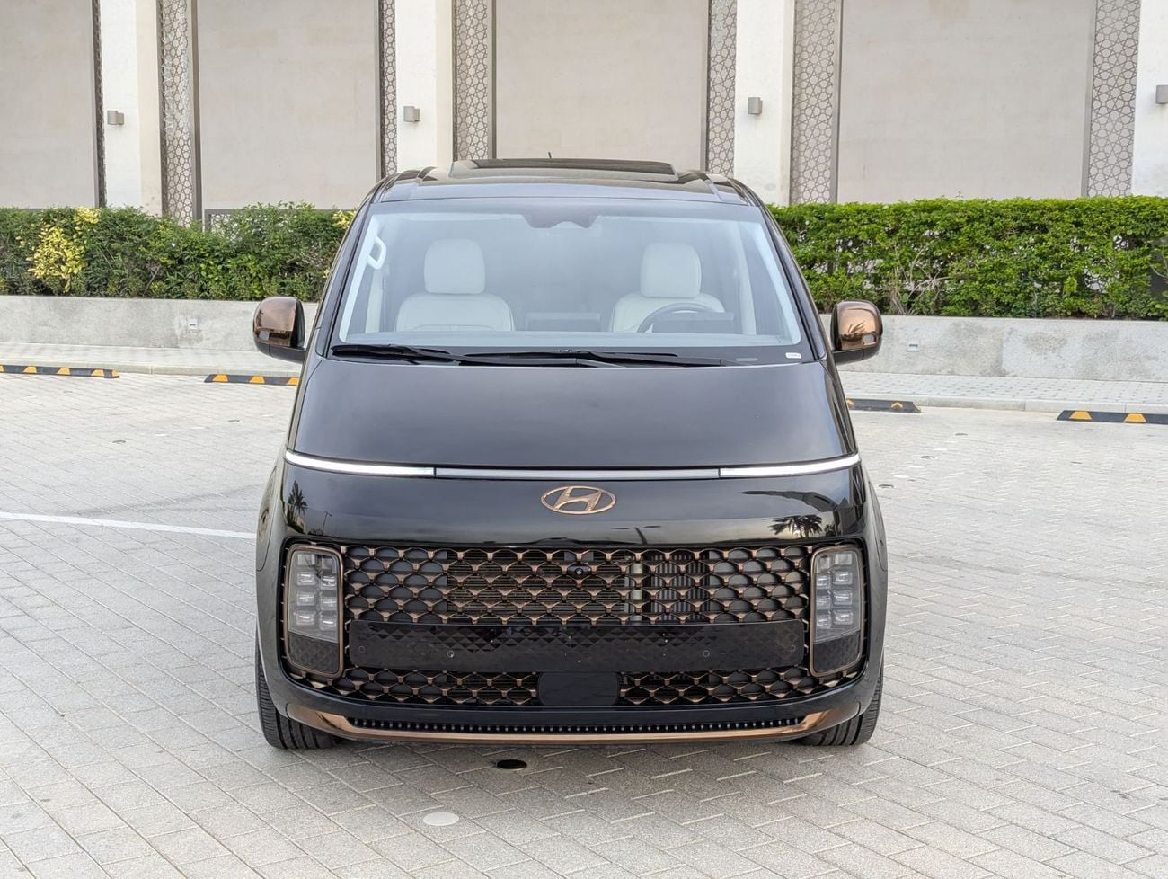 هيونداي ستاريا Hyundai staria 2022 LHD black colour