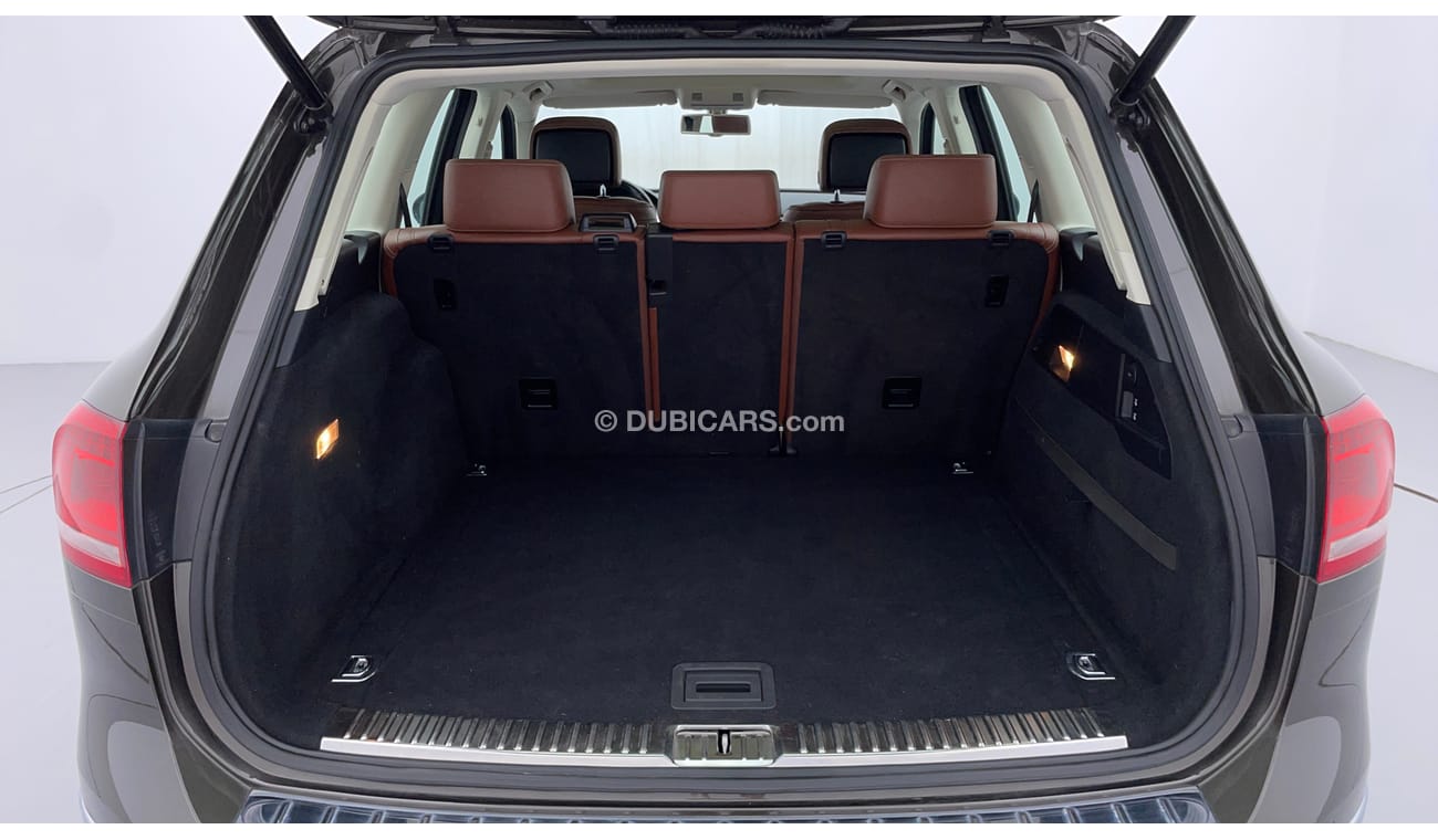 Volkswagen Touareg SEL 3.6 | Under Warranty | Inspected on 150+ parameters