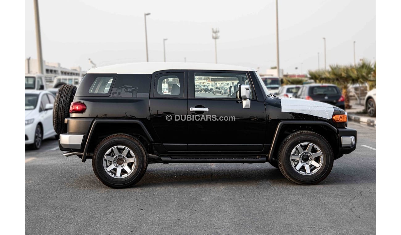 تويوتا إف جي كروزر 2022 Toyota FJ Cruiser 4.0L AT GXR | Export Only