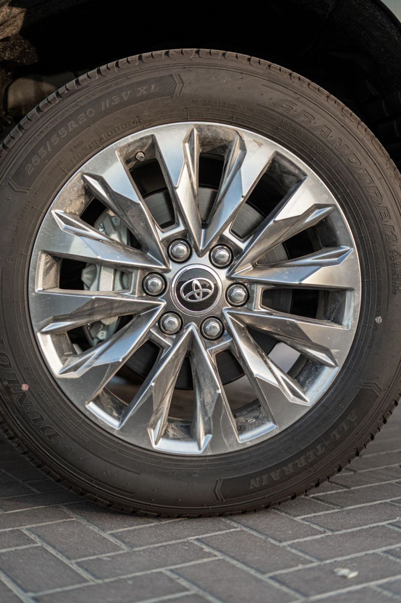 تويوتا لاند كروزر 3.3L DIESEL VXR FULL OPTION WITH RADAR