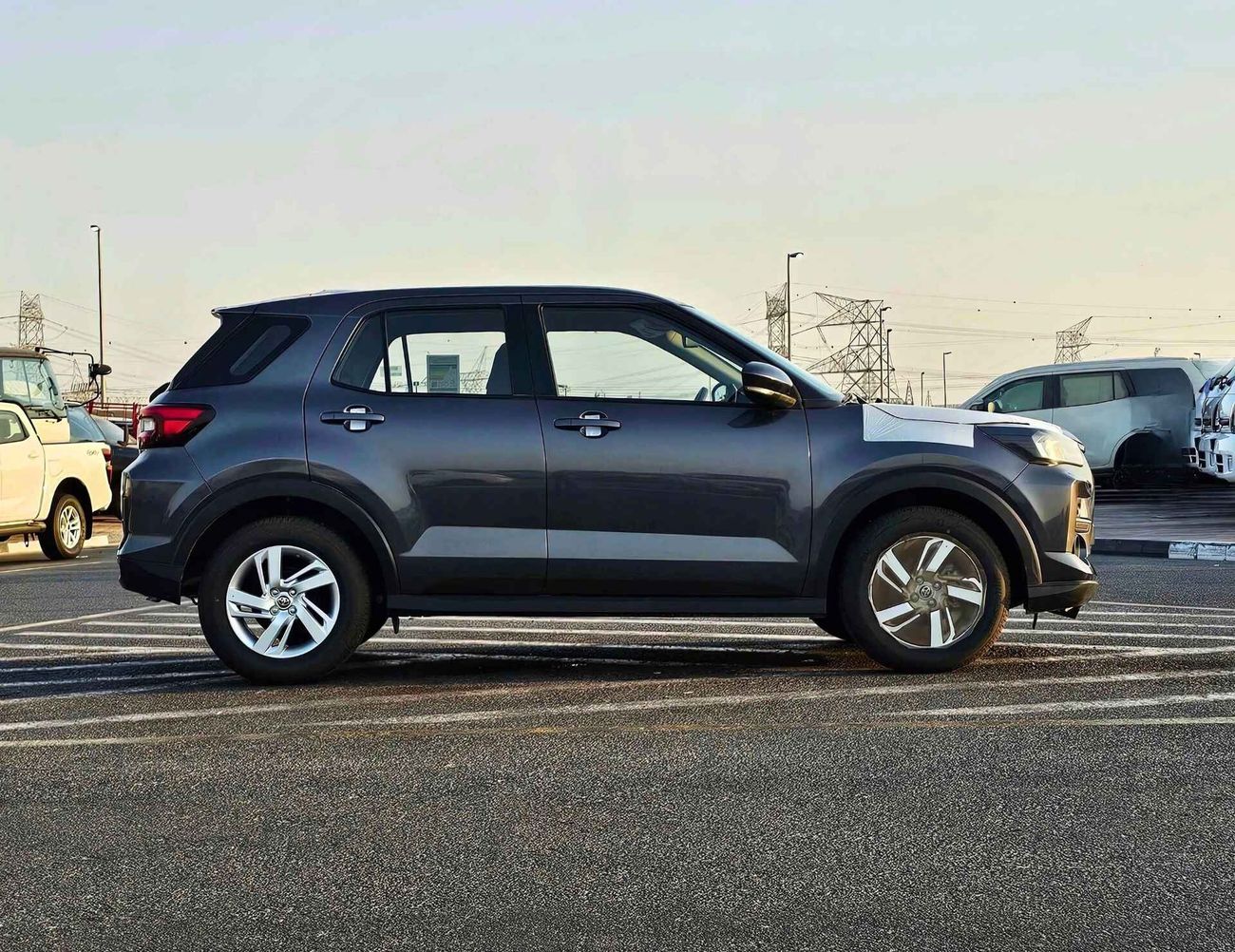 تويوتا ريز 1.0L/ TURBO / ALLOY RIMS / DVD / MID OPTION / CODE#69097