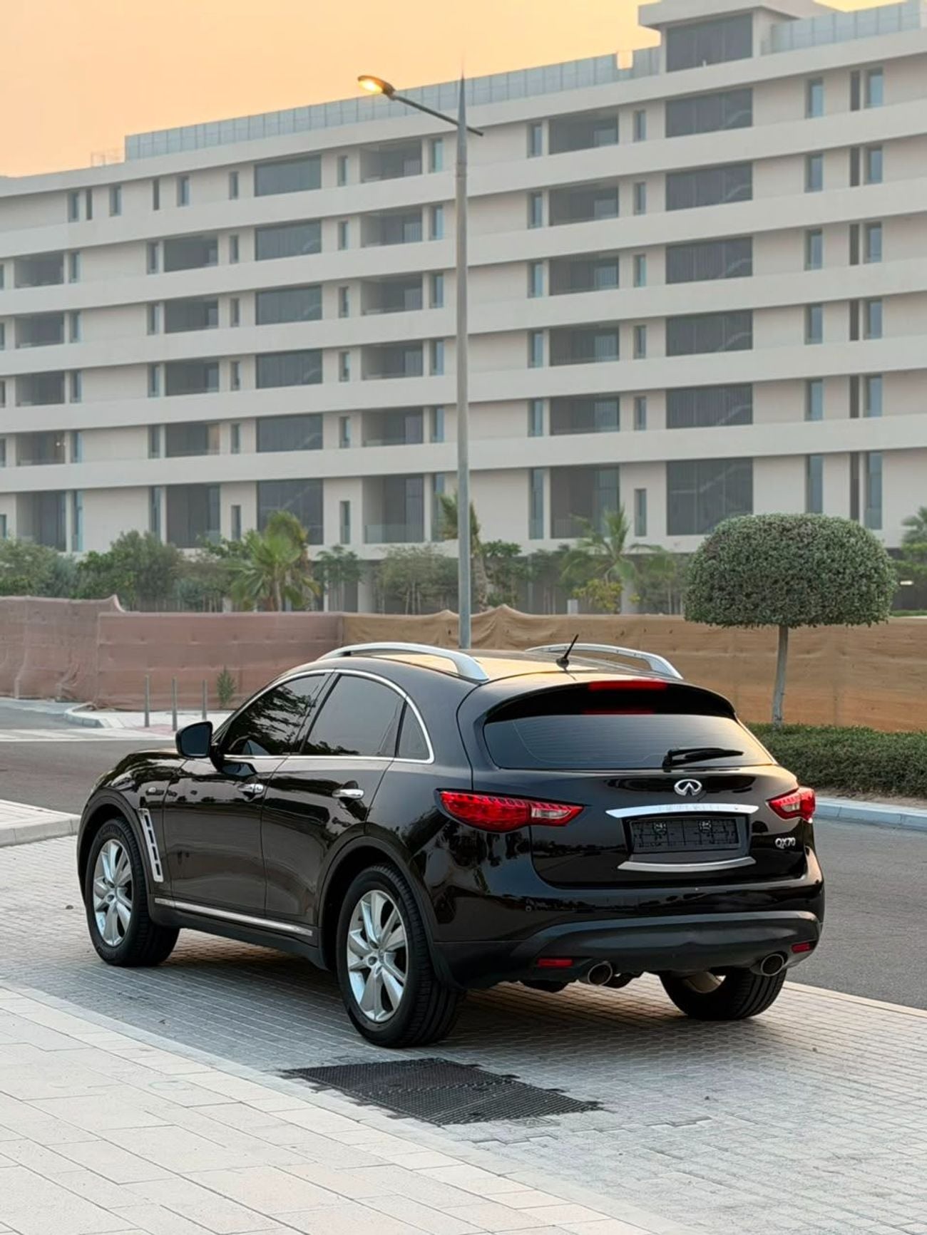 Infiniti QX70 LUXURY