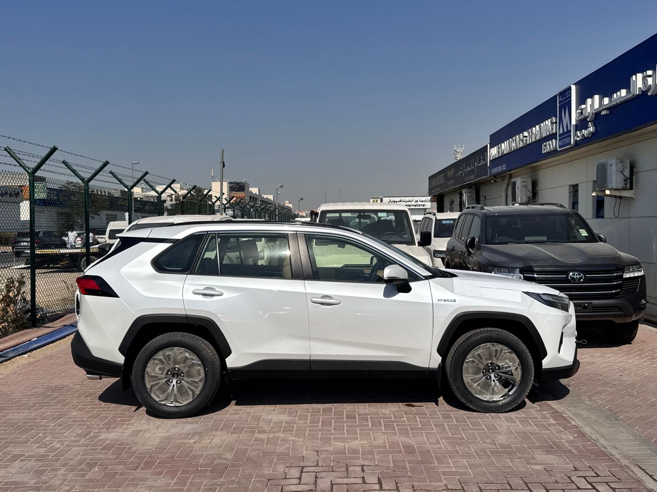 Toyota RAV4 HYBRID 2024 AWD 2.5L CUV BRAND NEW GCC 0KM