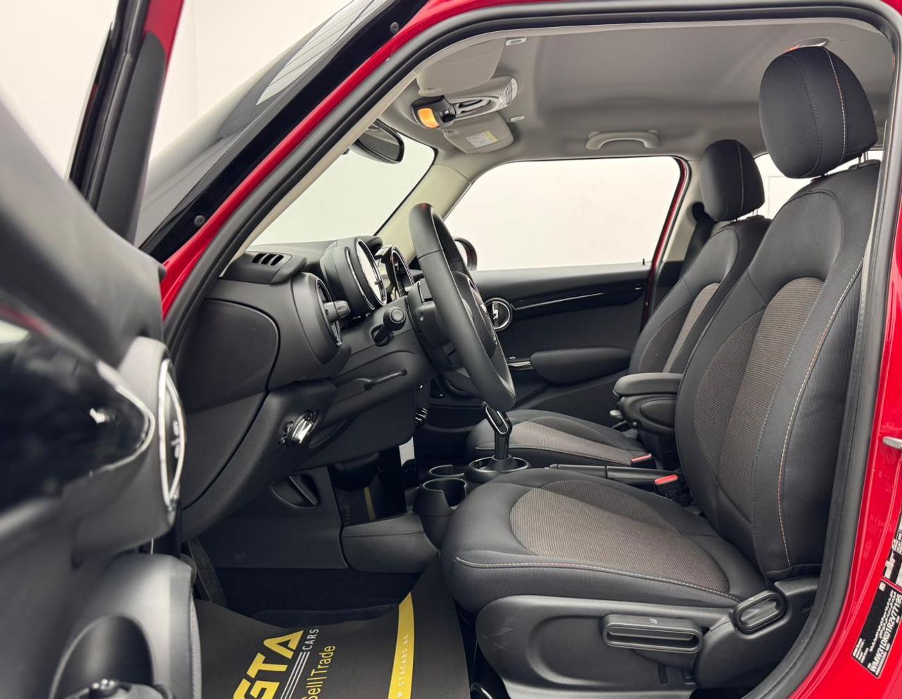 ميني كوبر Std 1.5L (5 Seater)