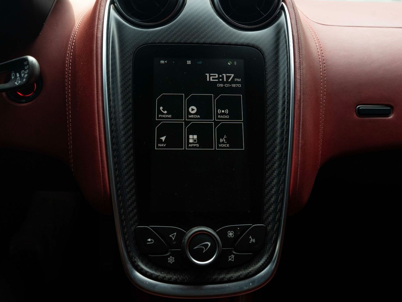 McLaren 570GT AED 13,933 PM • 570 GT CARBON FIBER • ONLY 51,000 KMS • 3.8L TURBOCHARGED V8