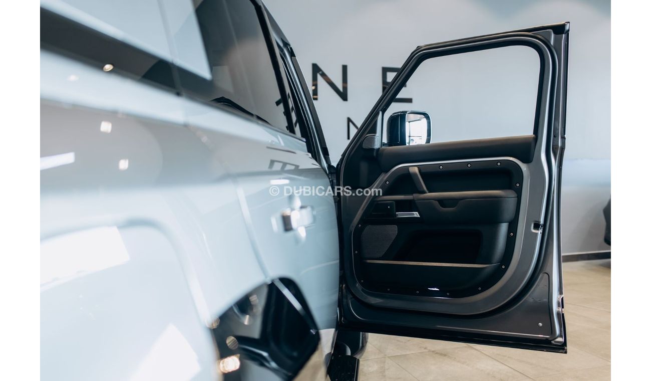 Land Rover Defender P300 110 S 2021 URBAN Defender 110 P300, 2026 Al Tayer Warranty, Full Land Rover Service History, GC