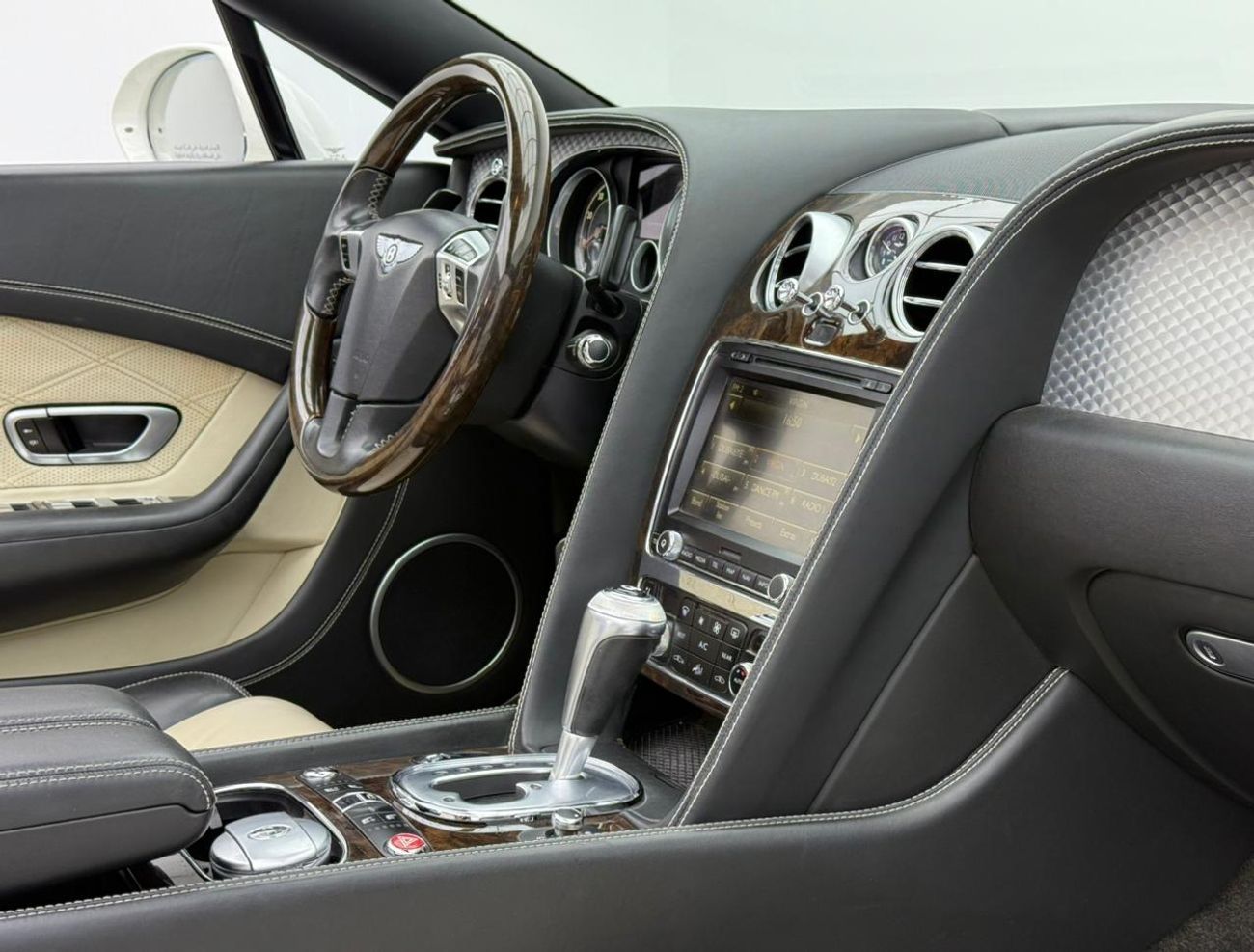 بنتلي كونتيننتال جي تي سي 2015 Bentley Continental GTC Speed Convertible, Fully Loaded, Excellent Condition, GCC