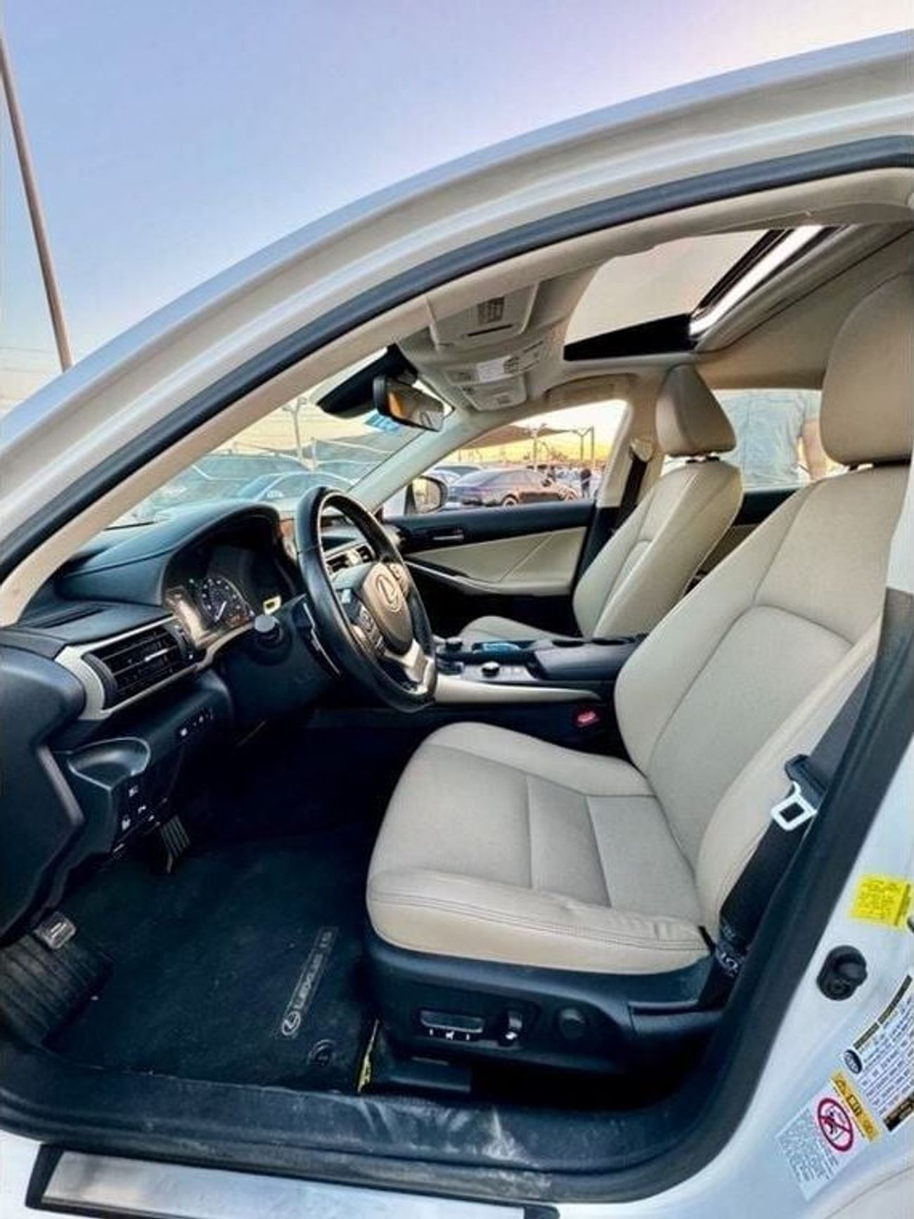 لكزس IS200t 2017 TURBO ENGINE 2.0T V4 NO ACCIDENT USA IMPORTED