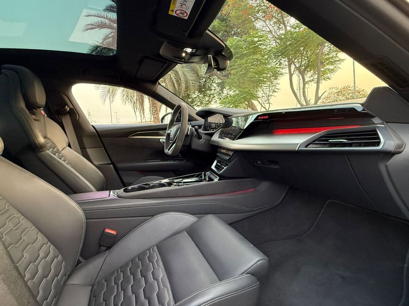 أودي اي ترون GT RS