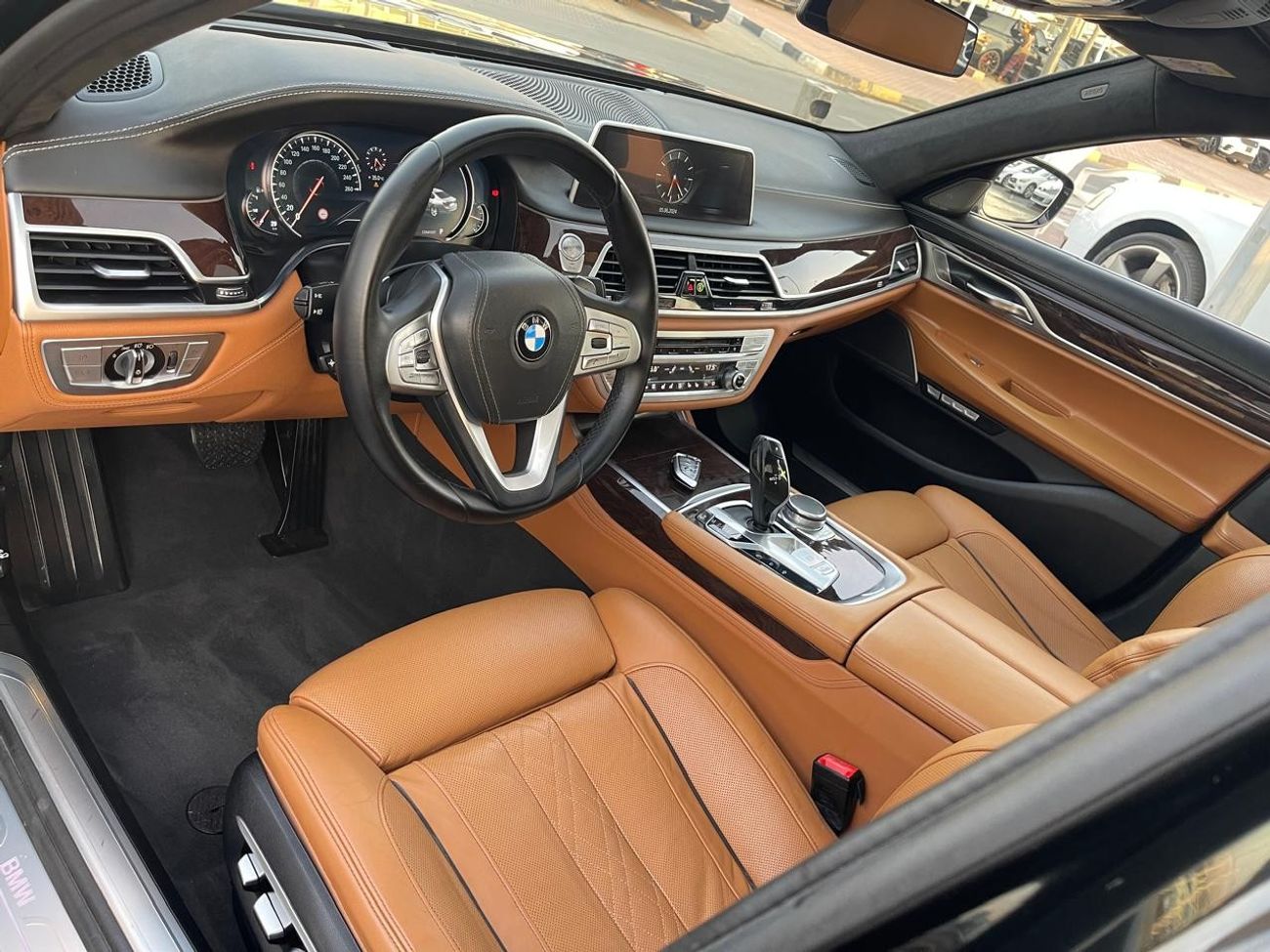 بي أم دبليو 740Li اكسكلوسيف