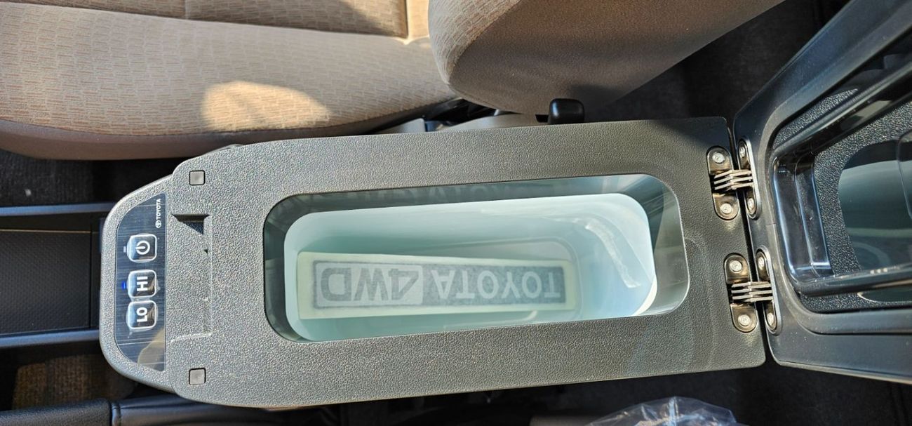 تويوتا لاند كروزر 70 ECTGEN002 - 2025 TLC71 Hardtop SWB 2.8L Diesel Auto Beige