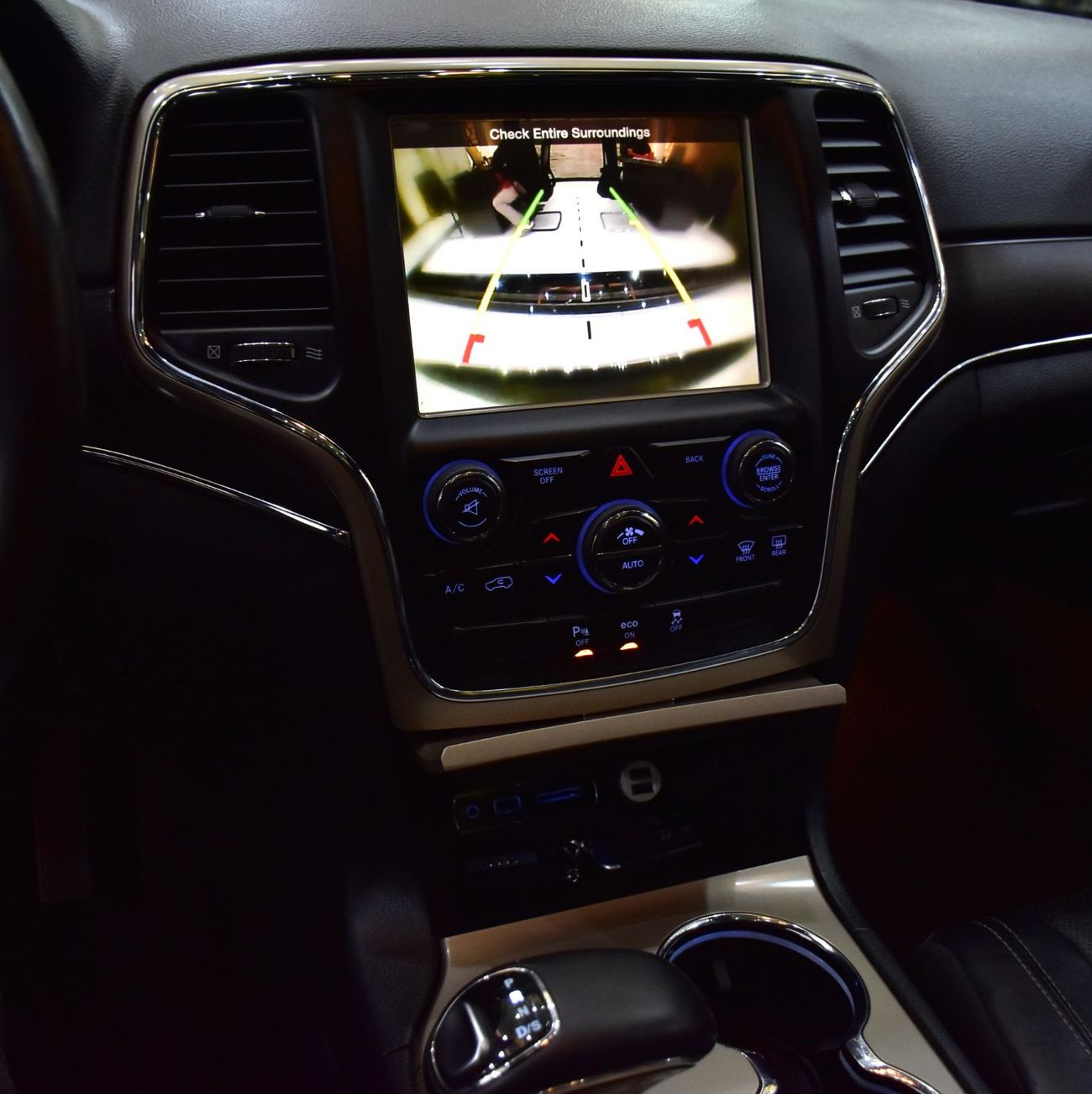 جيب جراند شيروكي LIMITED EXCELLENT DEAL for our Jeep Grand Cherokee Limited 4x4 ( 2015 Model ) in Grey Color GCC Specs