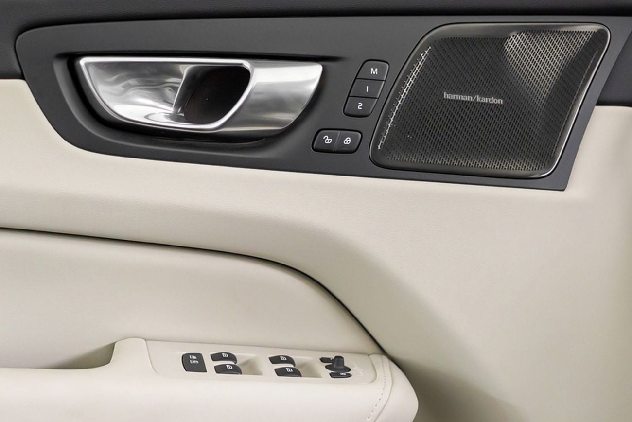 Volvo XC60 ULTRA DARK