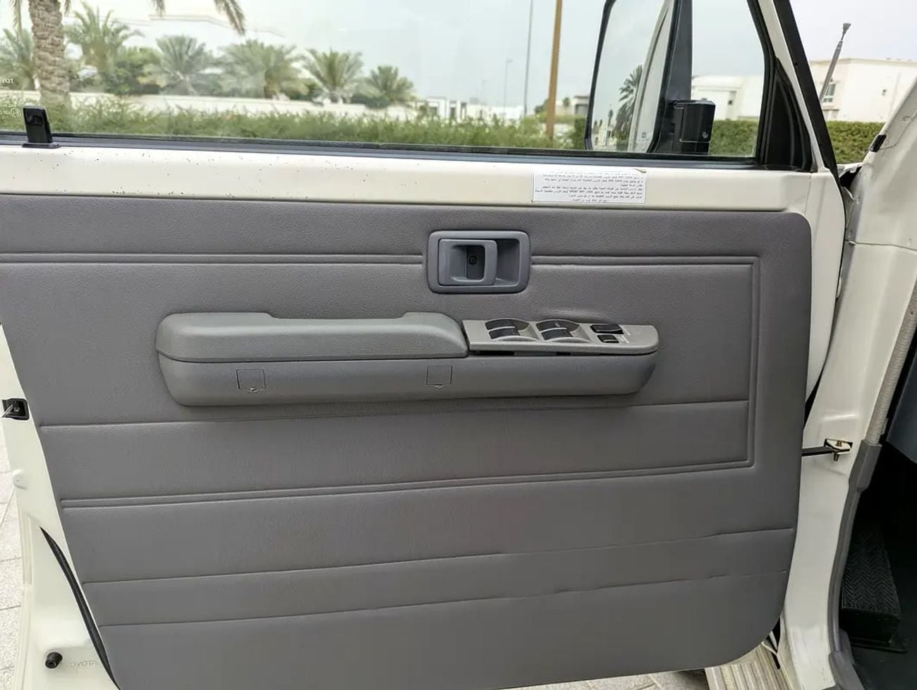تويوتا لاند كروزر 70 LC79 LX