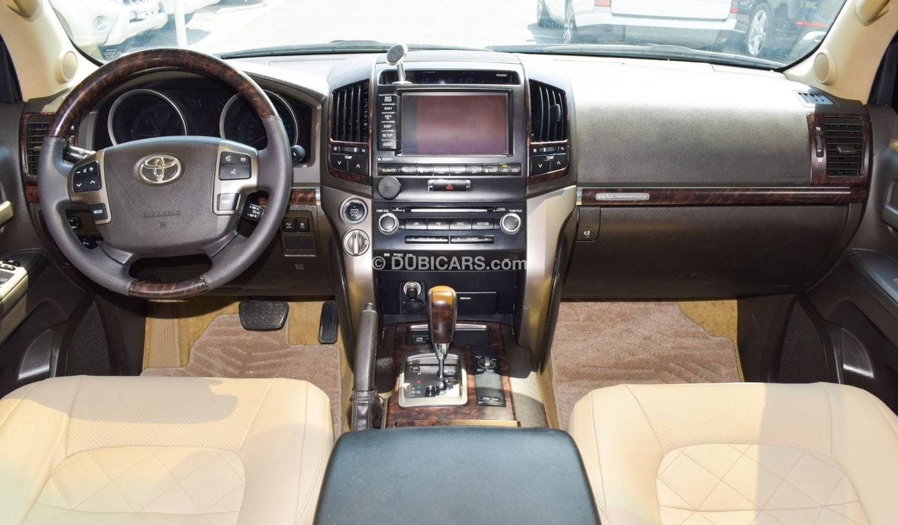 Toyota Land Cruiser VXR 5.7 V8 60th Anniversary