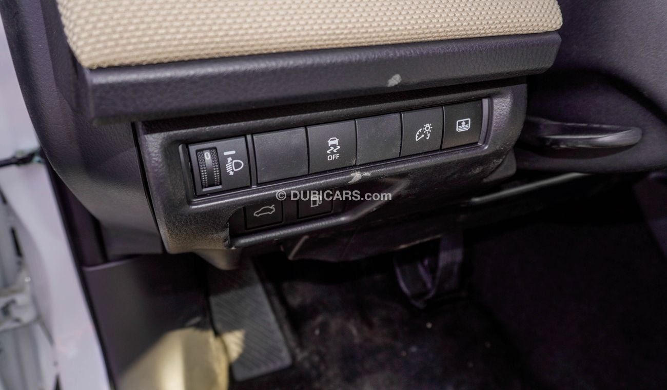 Toyota Camry LE HEV Hybrid 2.5 L