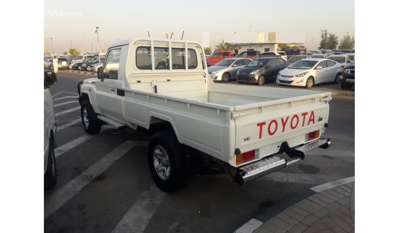 تويوتا لاند كروزر بيك آب Land Cruiser RIGHT HAND DRIVE (Stock no PM 103 )