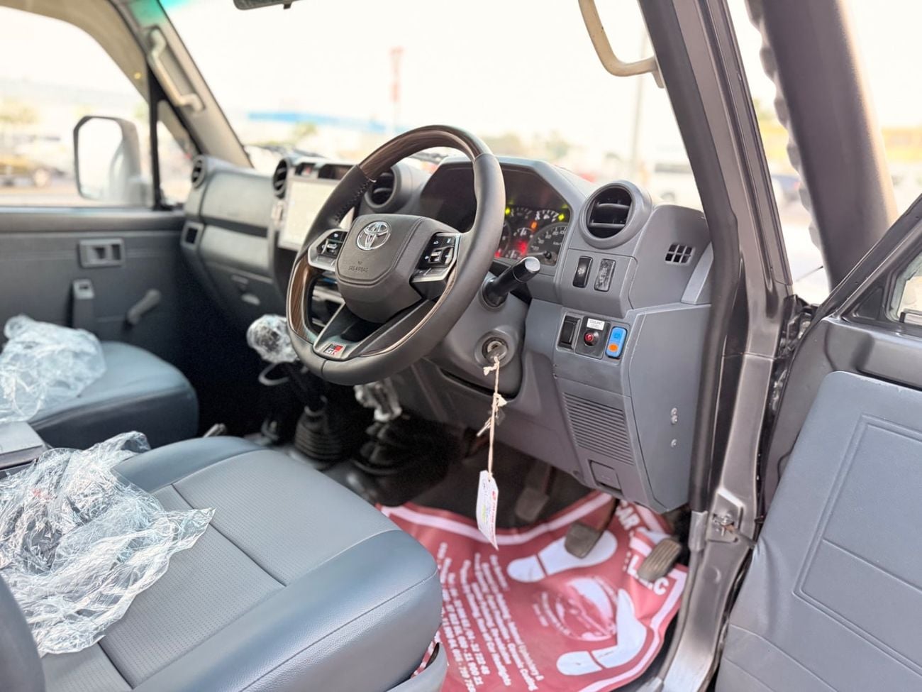 Toyota Land Cruiser Pickup 70 STANDARD Toyota Landcruiser pickup LC79 2020 V8 Diesel Engine RHD Manual Transmission