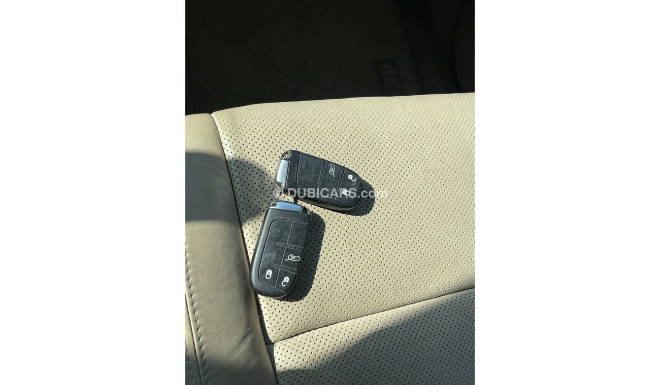 Jeep Grand Cherokee Altitude JEEP/GRAND CHEROKEE -model 2014 -GCC- Excellent Condition