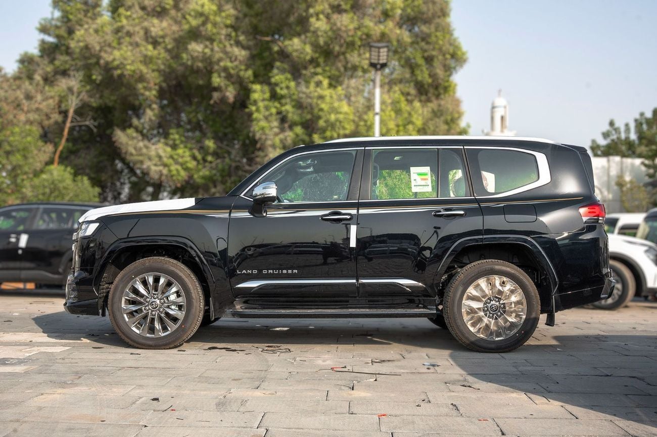 Toyota Land Cruiser VXR 2026 Toyota Land Cruiser VXR Twin Turbo 3.5L AT Petrol (Black)