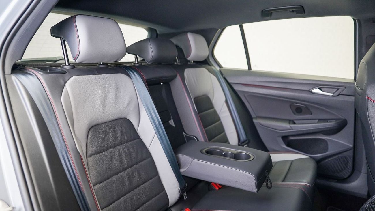 فولكس واجن جولف GTI P2 | AED 1,994 PM | Warranty September 2028 - Service September 2027 | GCC