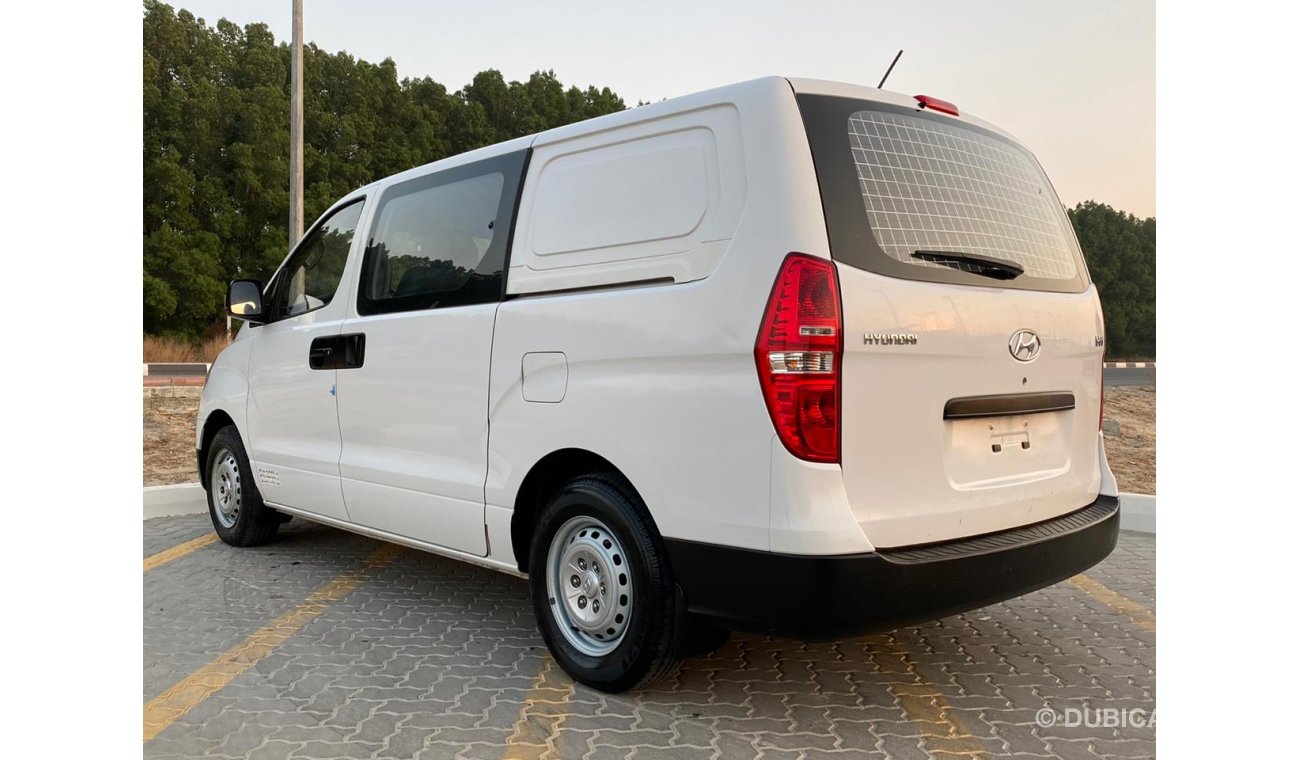 Hyundai H-1 2016 6 seats Ref#606