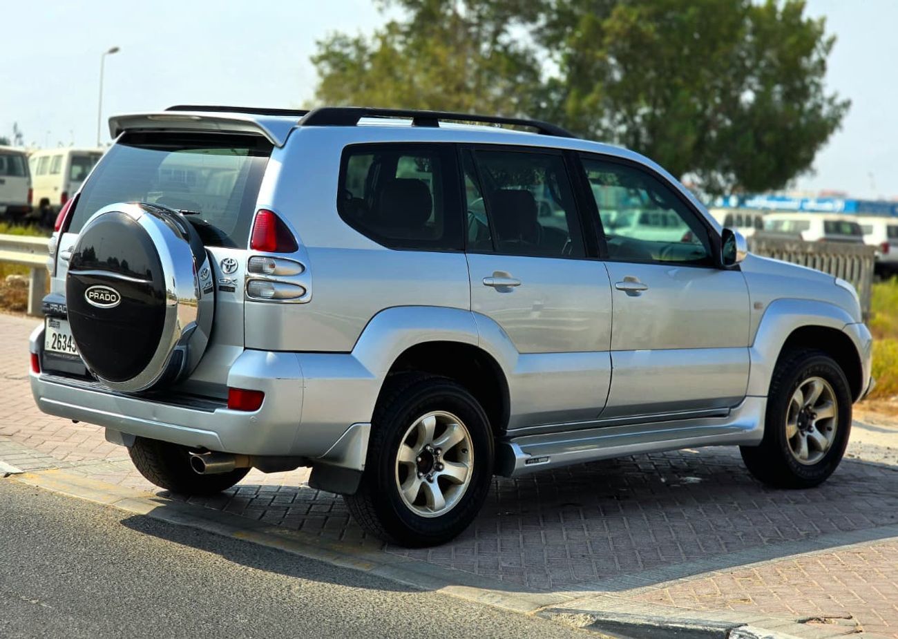تويوتا برادو TOYOTA PRADO GX 2.7 SILVER INSIDE TAN