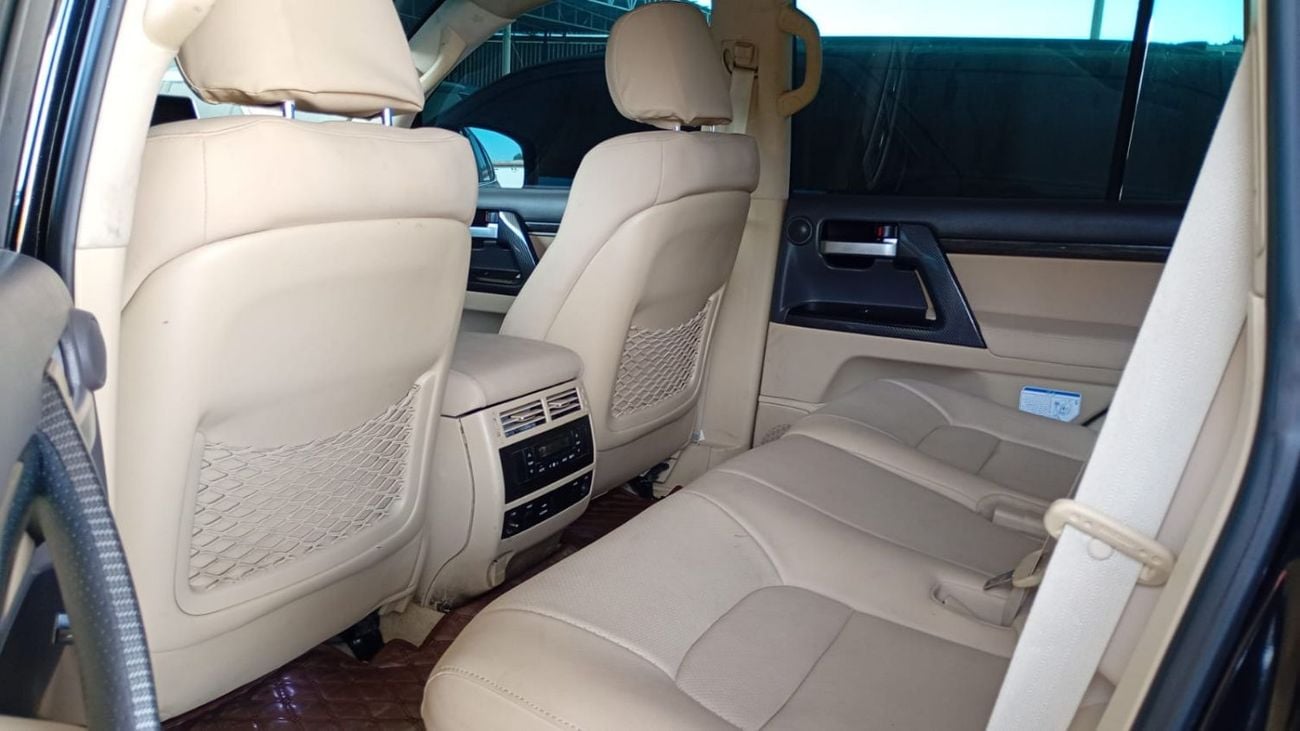 تويوتا لاند كروزر VXR+ 5.7L