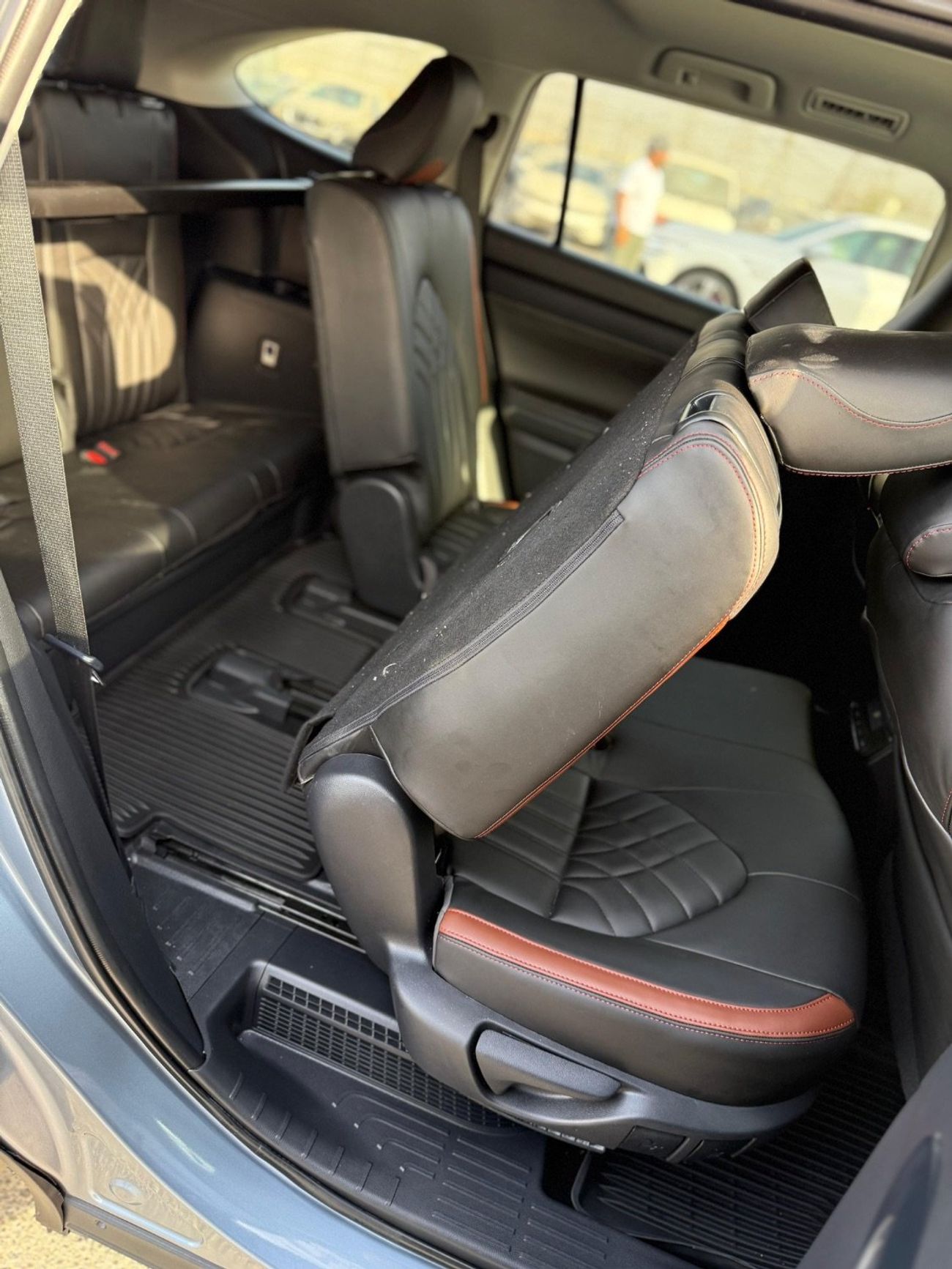 Toyota Highlander Hybrid leather seats,push start,blind spot