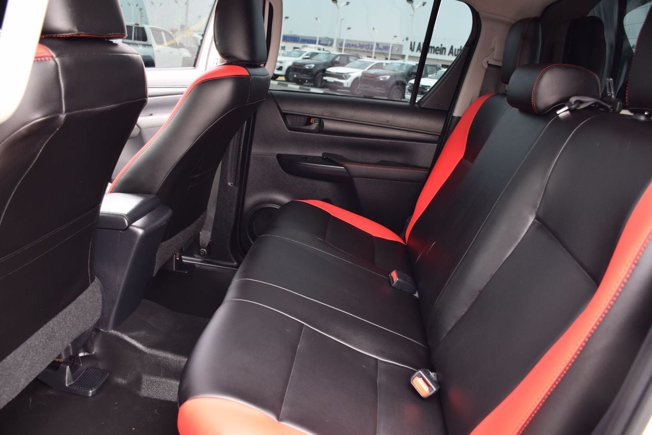 Toyota Hilux ROGUE 2.8L Diesel 4X4 2.4L Diesel Right hand drive (export only)