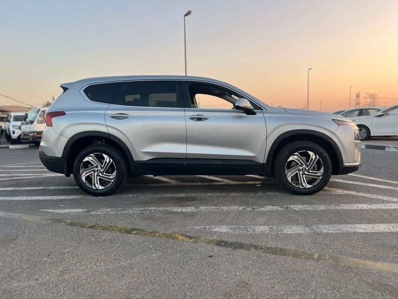 Hyundai Santa Fe 2022 Hyundai Santa Fe, SE - 2.5L  4 Cyl - Lane assist - Android Apple Play - Well Maintained Car wit