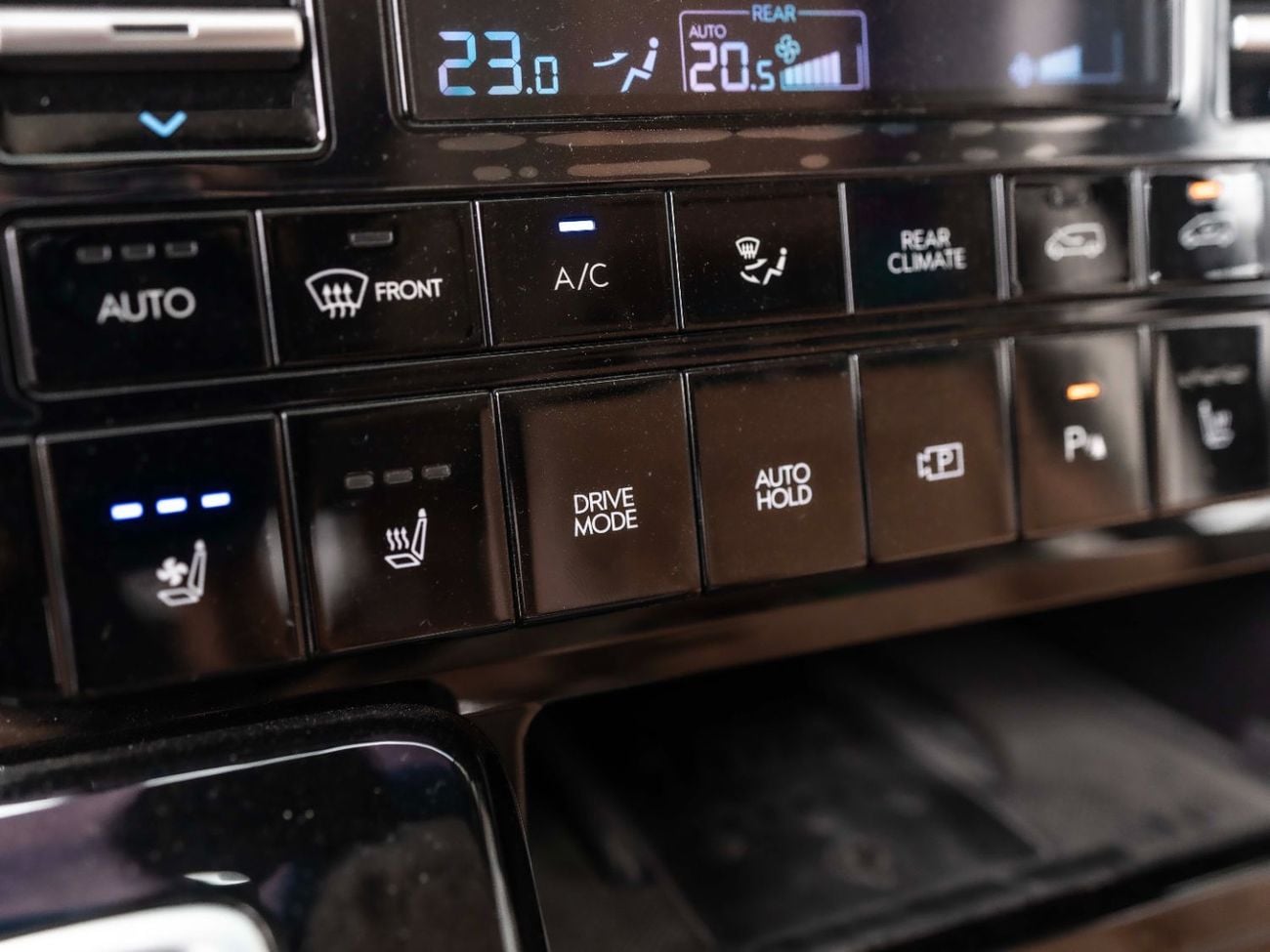 هيونداي ستاريا 3.5L Luxury (7 Seater)