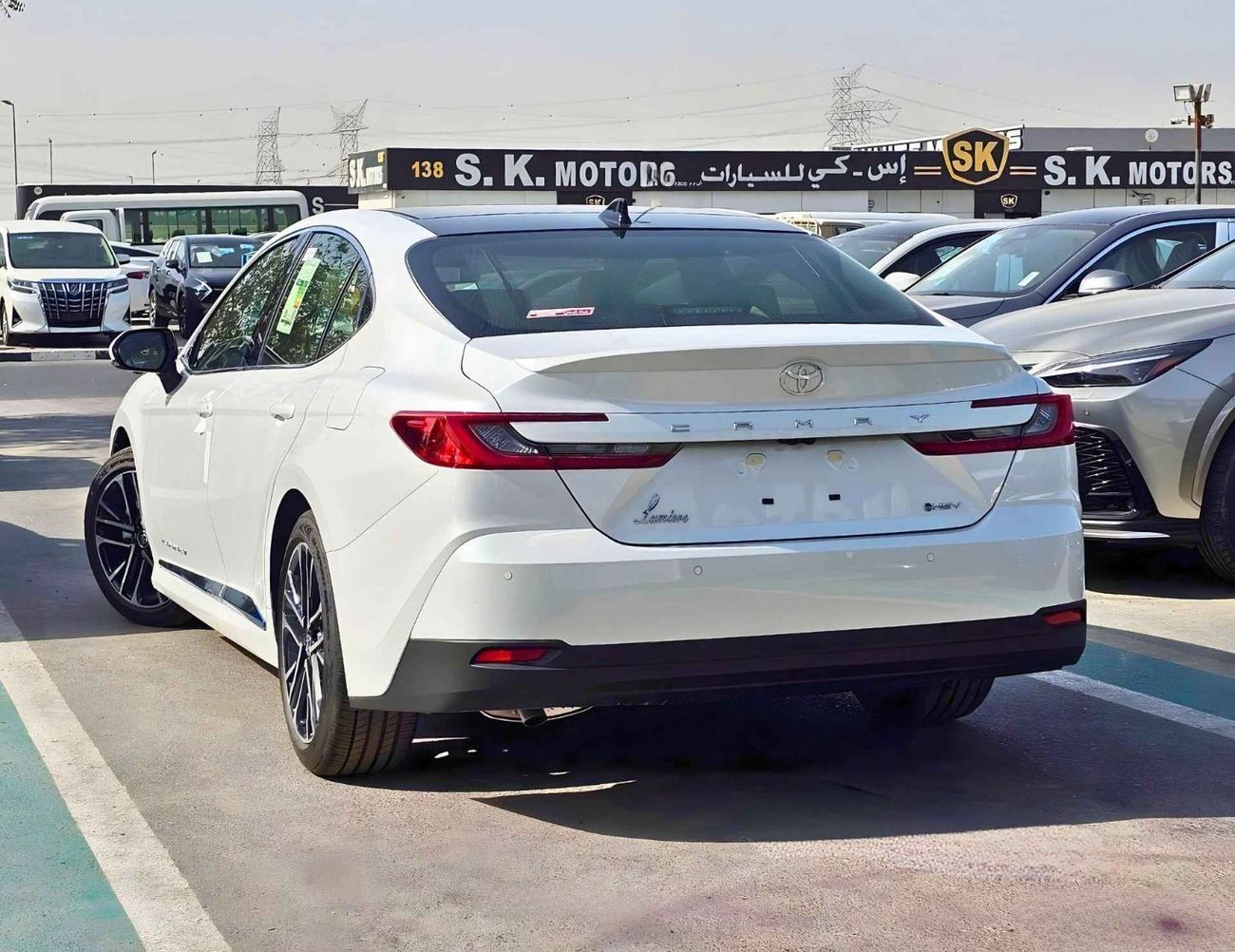 Toyota Camry LUMIERE HYBRID / 2.5L V4 PETROL / RADAR / PANORAMIC ROOF / 360*CAMERA / FULL OPTION (CODE # CLM)