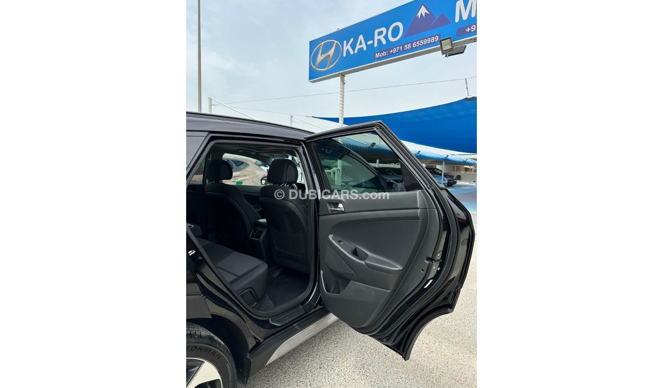 Hyundai Tucson car in perfect condition 2018 4wd with engine capacity 1.6 turbocharged