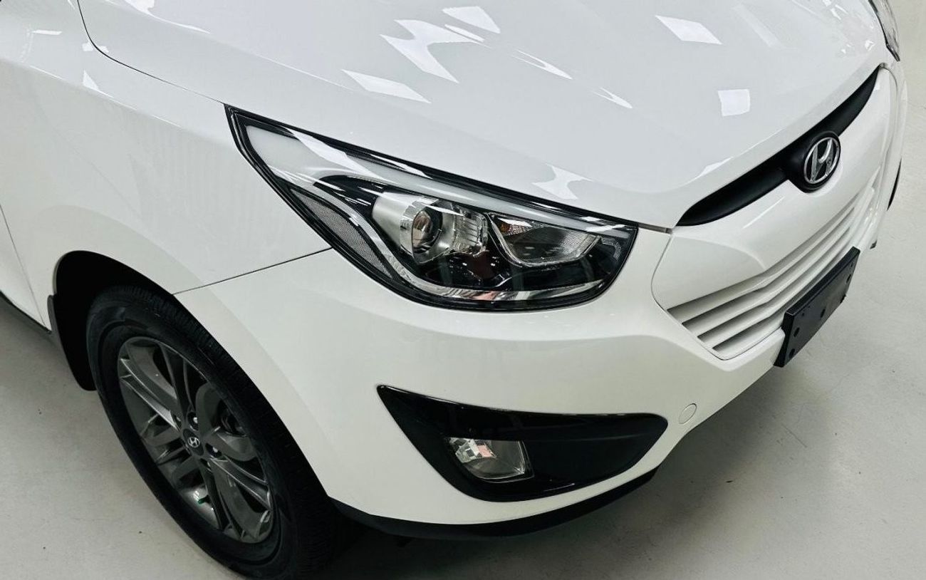 Hyundai Tucson GL GCC .. Perfect Condition .. 4WD .. Panoramic .. Low Mileage