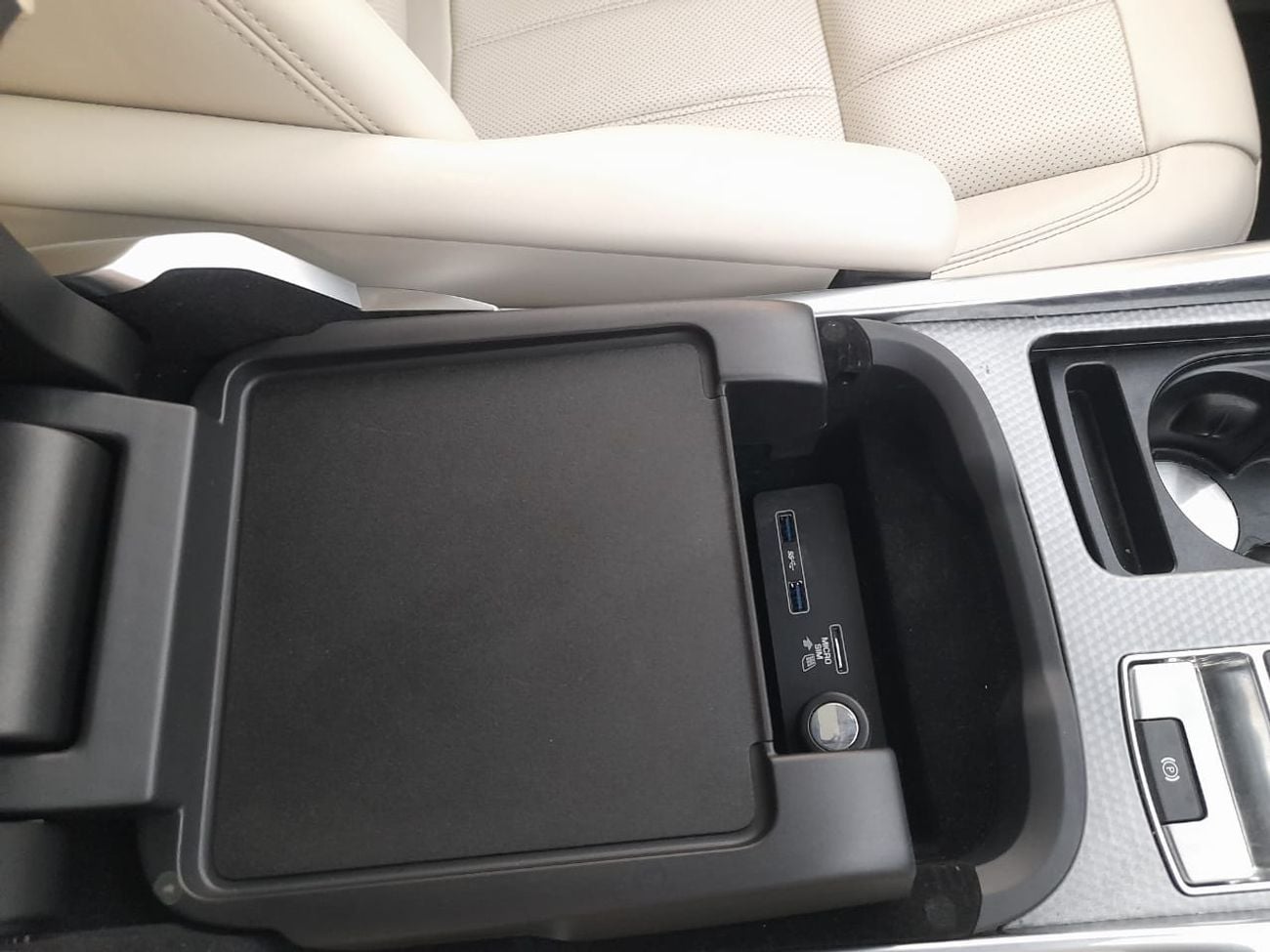 Land Rover Range Rover Sport Right-Hand drive Diesel Auto panoramic roof very clean