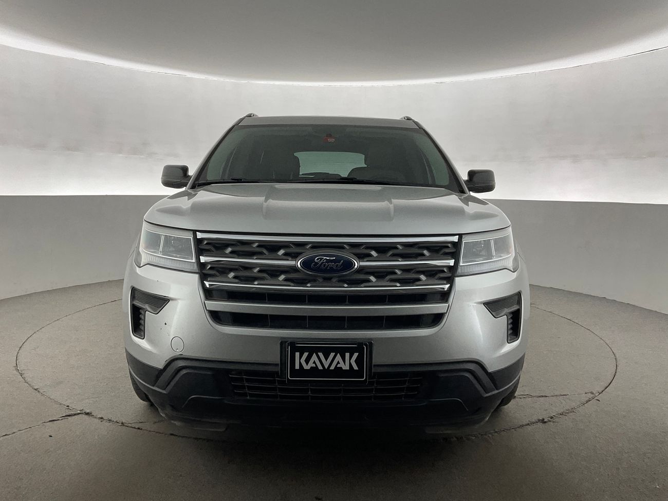 فورد إكسبلورر XL / Standard | National Day Celebration | شامل الضمان | 0 ﺪﻔﻋﺓ ﺃﻮﻟﻯ