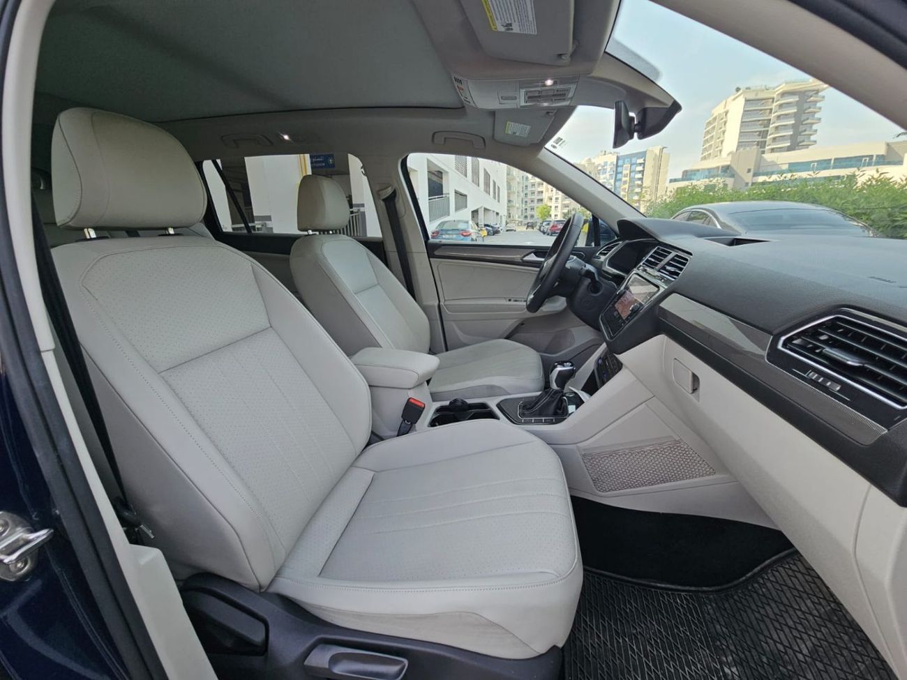 Volkswagen Tiguan 2.0 TSI Elegance 2023 Tiguan 2.0L/ 7 seater /Full Oprtion/Perfect Condition