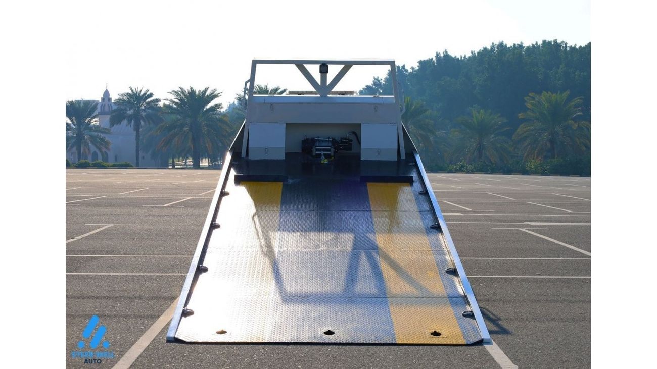 Mitsubishi Fuso Canter 2023 Fuso Tow Truck Recovery 4.2L RWD M/T Diesel - Brand New - Book Now