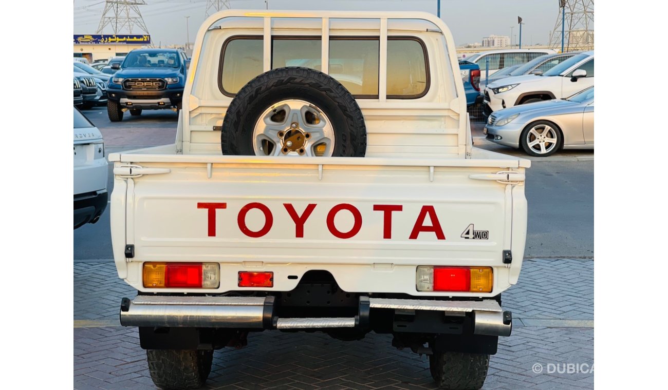 تويوتا لاند كروزر بيك آب Toyota Landcruiser pick up Diesel engine 2014 model  very clean and good condition