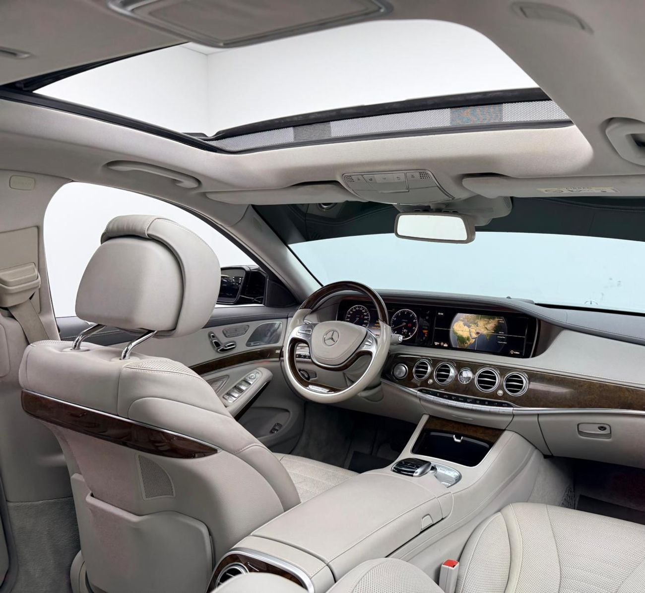 Mercedes Benz S550 STD 2015 Mercedes Benz S550, Full Service History, Fully Loaded, Excellent Condition, Japanese