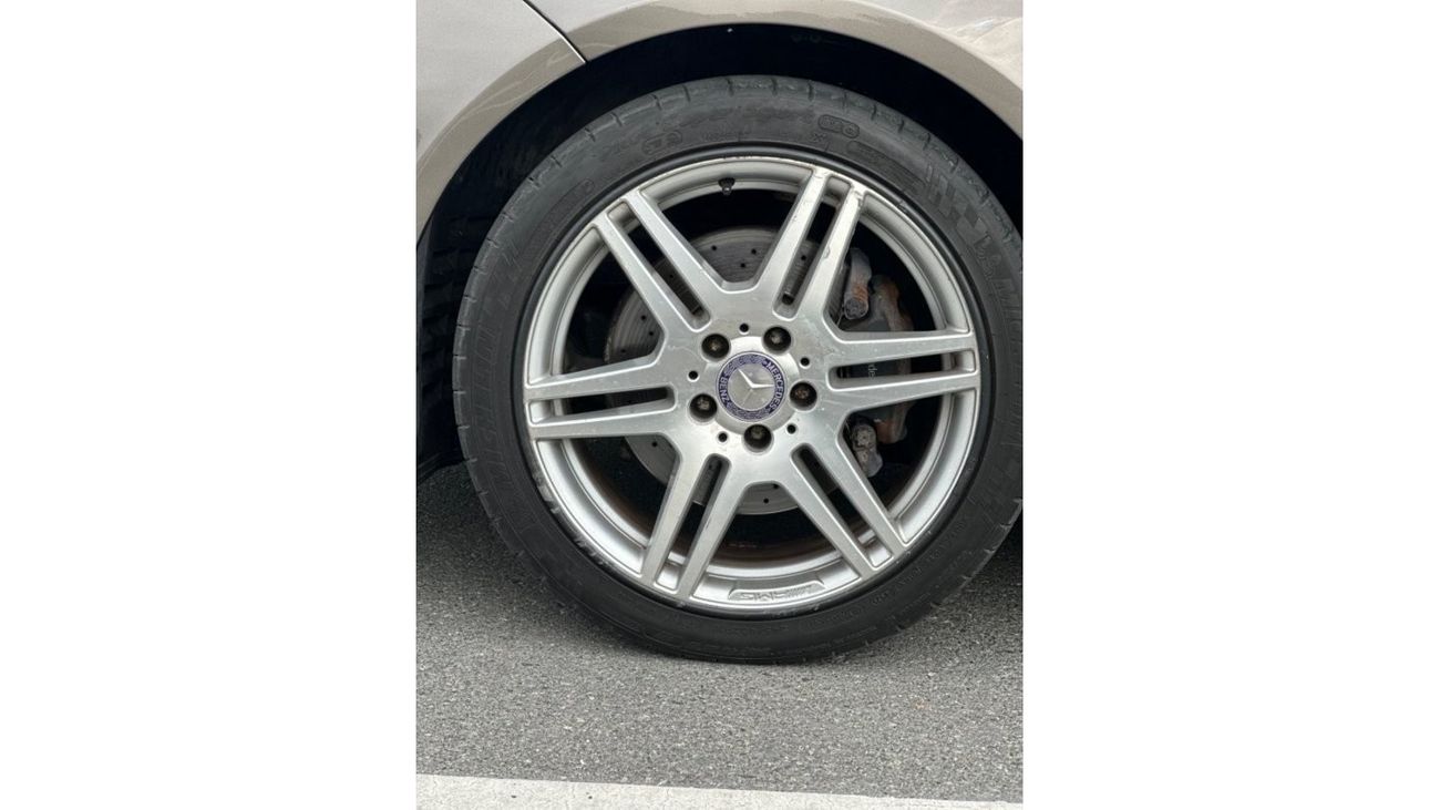 Mercedes-Benz E 250 MODEL 2010 GCC CAR PERFECT CONDITION INSIDE AND OUTSIDE FULL OPTION PANORAMIC ROOF LEATHER SEATS