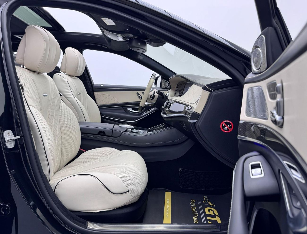 Mercedes-Benz S 63 AMG Std 5.5L 2015 Mercedes-AMG S 63 4MATIC L, Fully Loaded, Service History, GCC