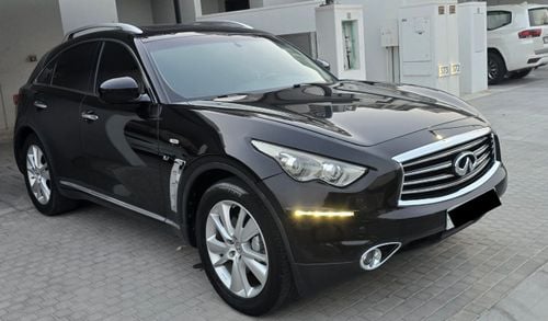 إنفينيتي QX70 3.7 L Luxury
